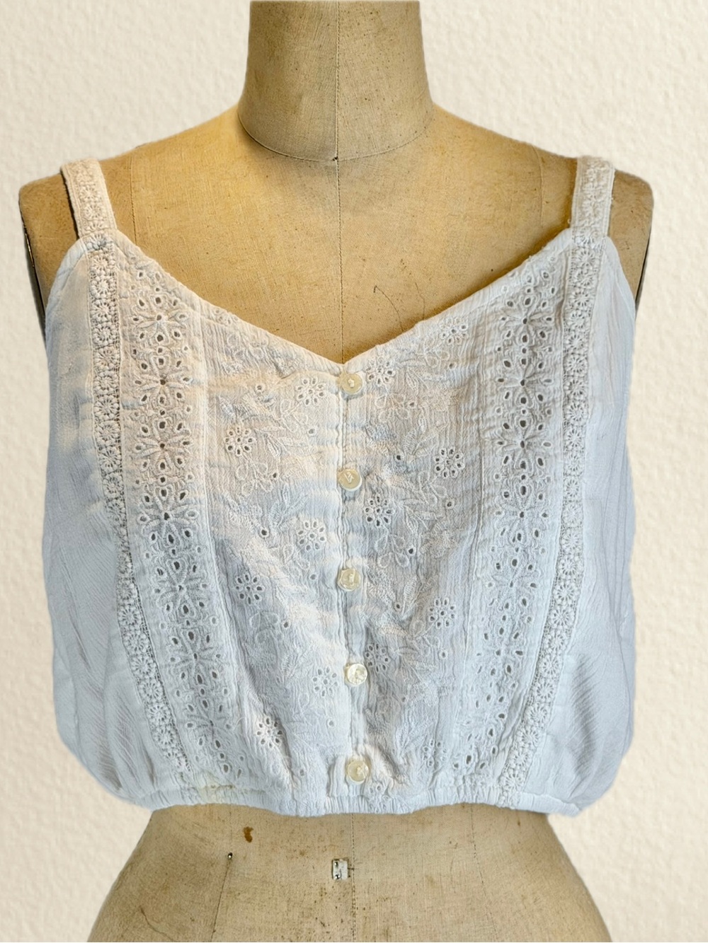 American Eagle cotton eyelet lace embroidered tank top cropped crop milkmaid new